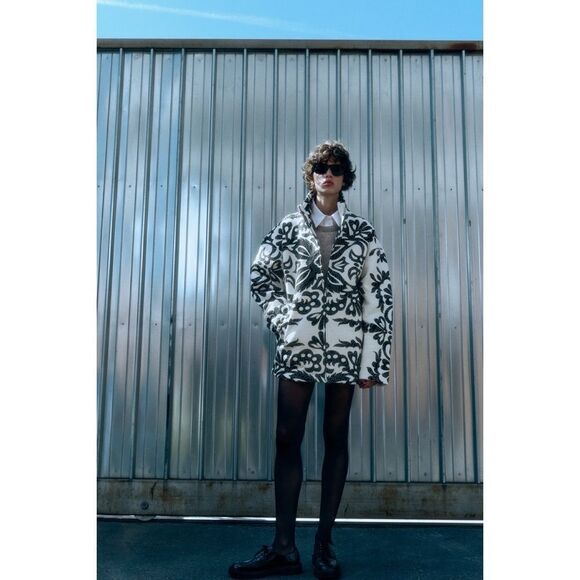 NWT Zara Blogger’s Favorite Printed Quilted Oversized Sweatshirt Jacket, Medium - Picture 9 of 16